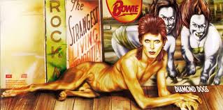 Lutto per Bowie, cane a metà in “Diamond Dogs”