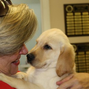 Sandy con Ace quando era un cucciolo