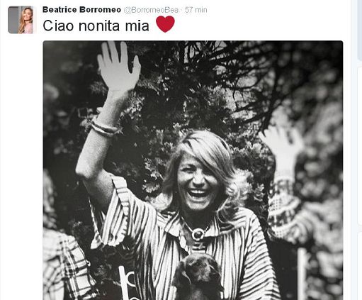 “Ciao nonita mia”: l’addio a Marta Marzotto arriva via Twitter ed è un ‘ciao’ col cane in braccio