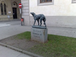 Il monumento a Fido così come è oggi