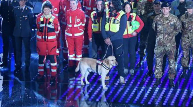 Apertura con la coda per il Festival di Sanremo: c’è anche Corto tra i soccorritori di Amatrice