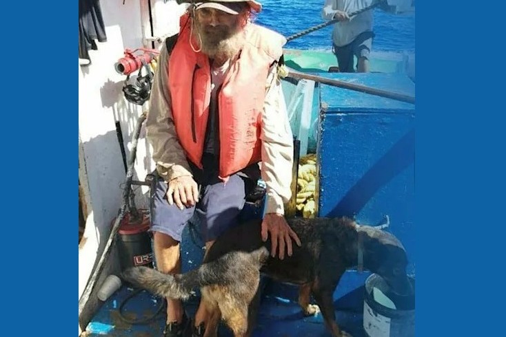 Bella il cane naufrago, due mesi alla deriva sul catamarano